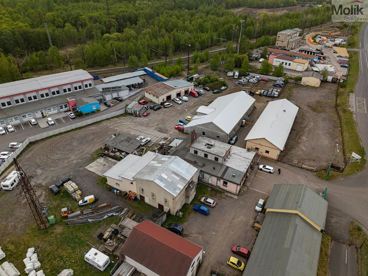 Prodej kanceláře 1652 m²