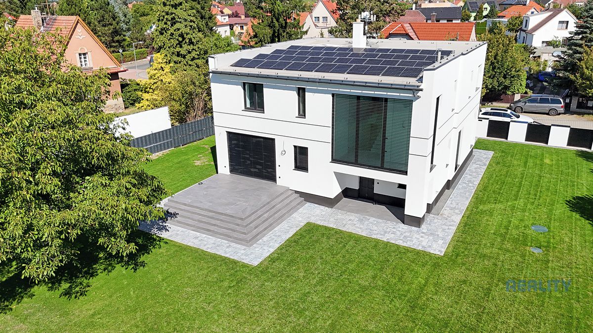 Prodej rodinného domu 256 m², pozemek 1303 m² – fotografie 5