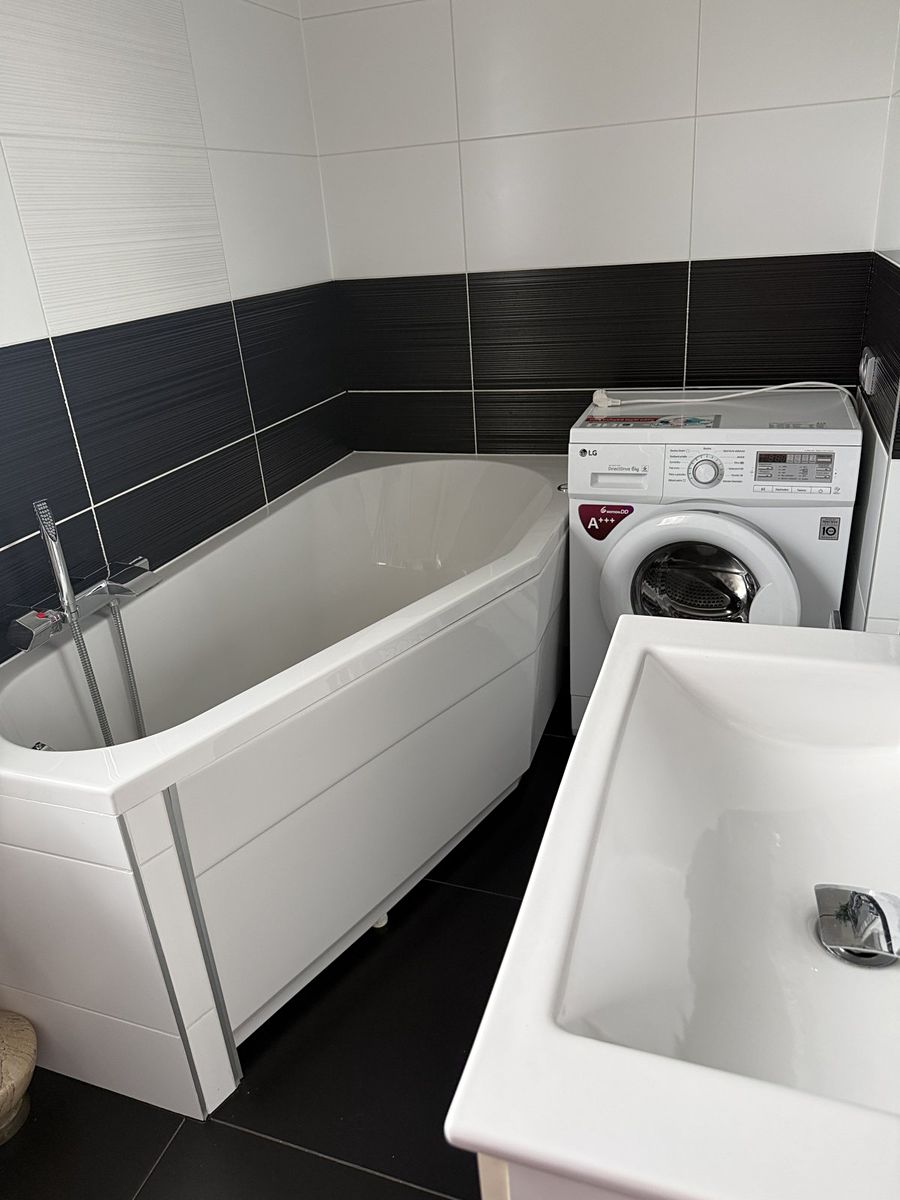 Prodej rodinného domu 429 m², pozemek 365 m² – fotografie 4