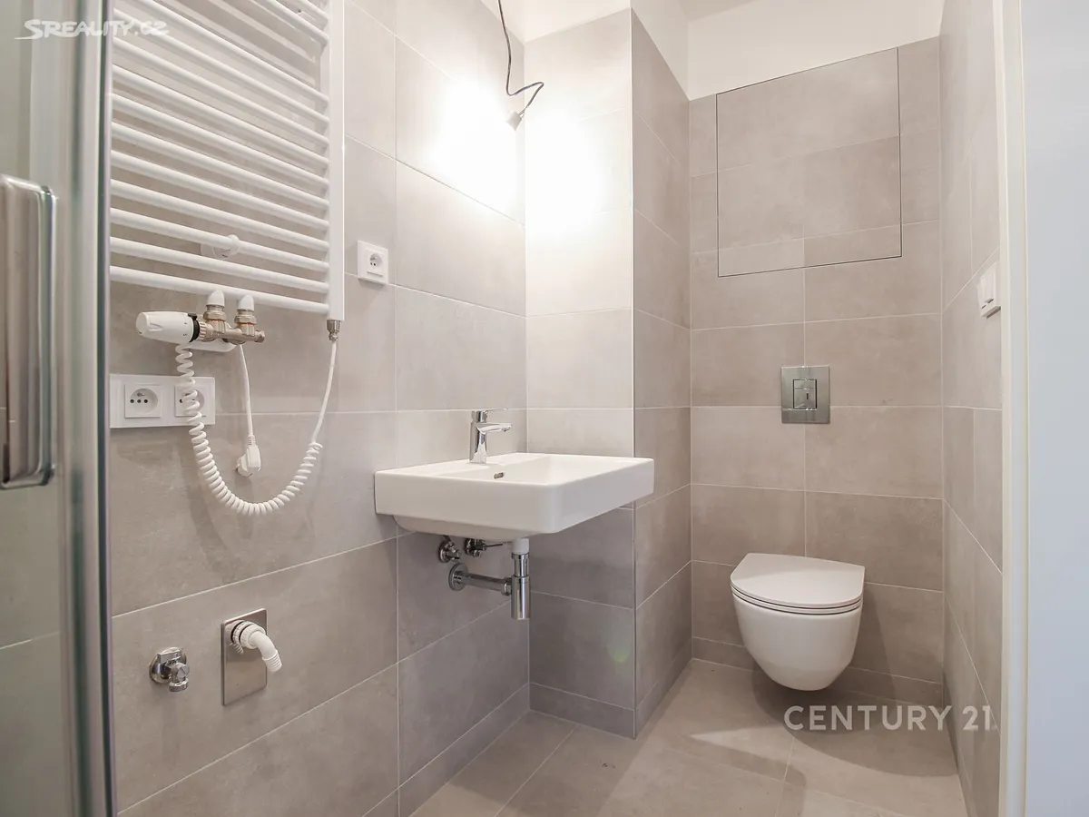Pronájem bytu 1+kk 30 m² – pohled 6