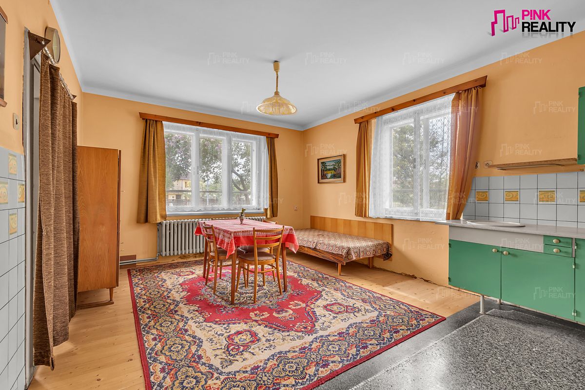 Prodej rodinného domu 125 m², pozemek 764 m² – fotografie 2