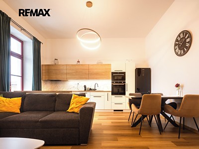 Pronájem bytu 3+kk 87 m²