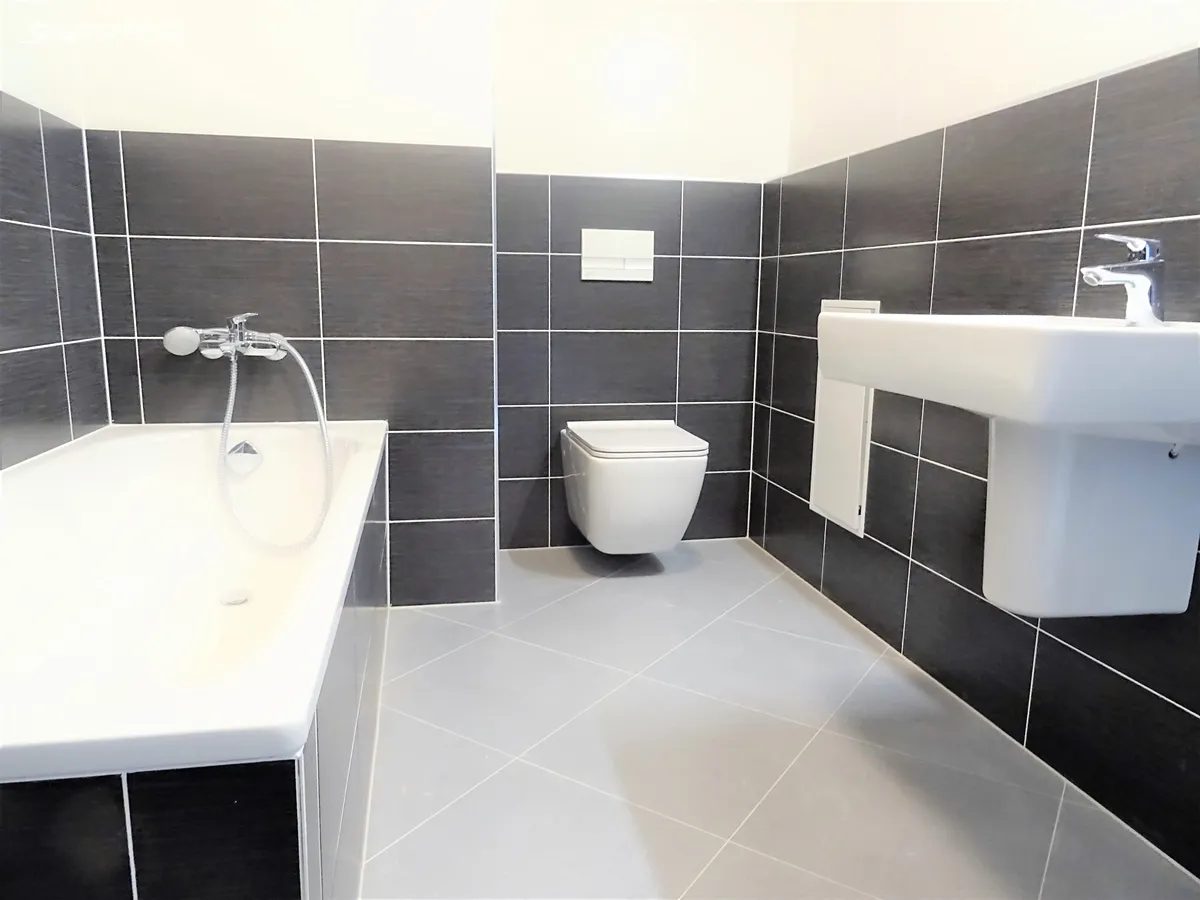 Pronájem bytu 2+kk 55 m² – pohled 4