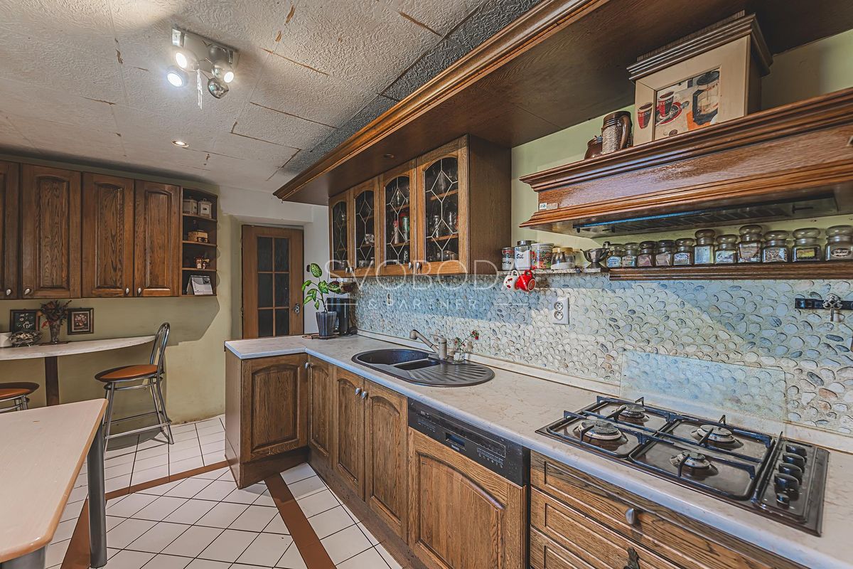 Prodej rodinného domu 130 m², pozemek 1180 m² – fotografie 4