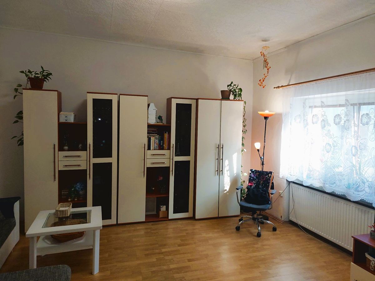 Prodej rodinného domu 137 m², pozemek 931 m² – fotografie 2