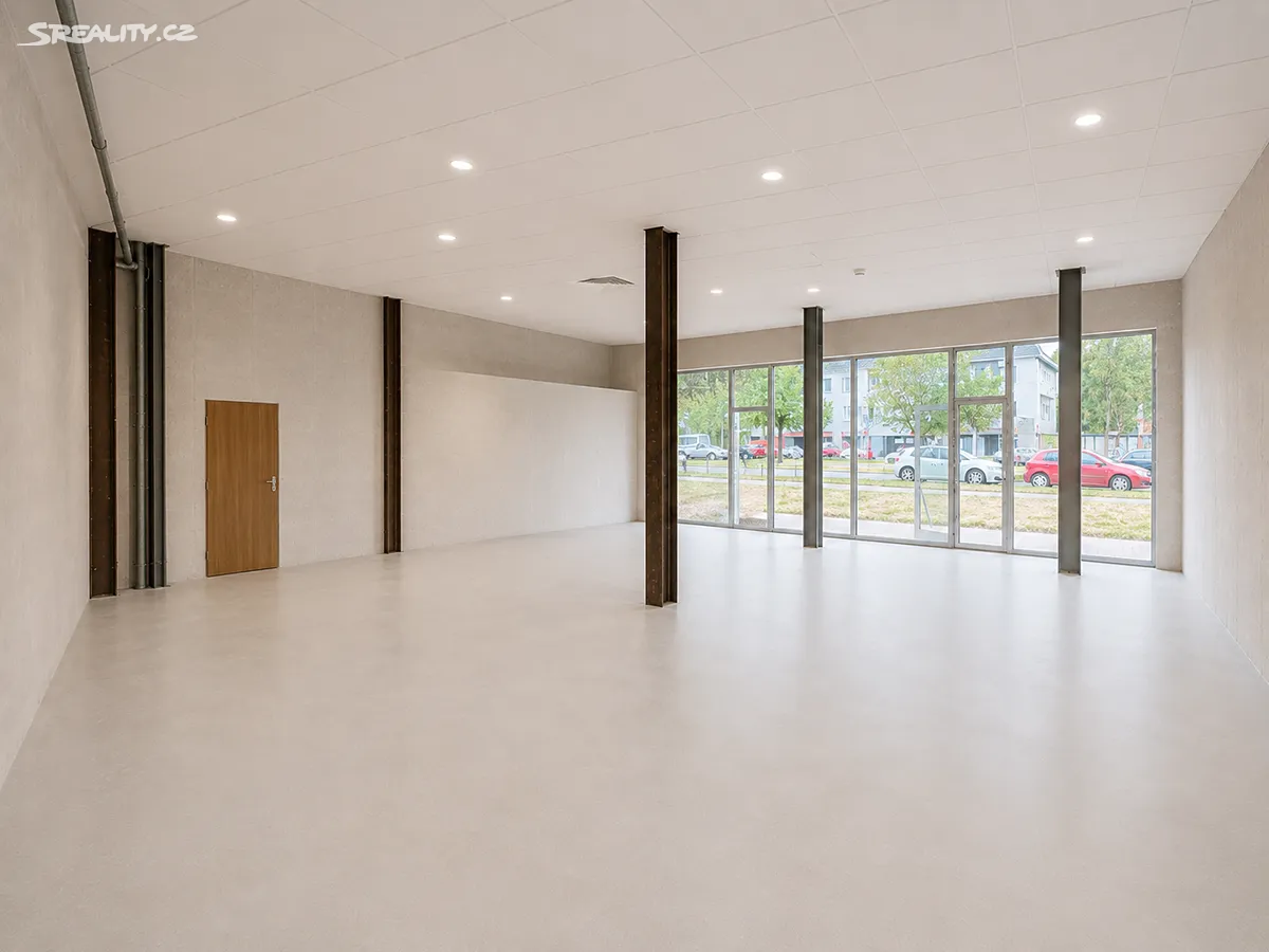 Pronájem obchodního prostoru 154 m² – pohled 3