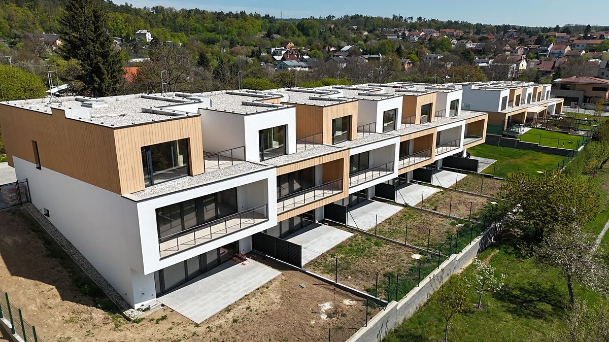 Prodej rodinného domu 192 m², pozemek 220 m² – fotografie 3
