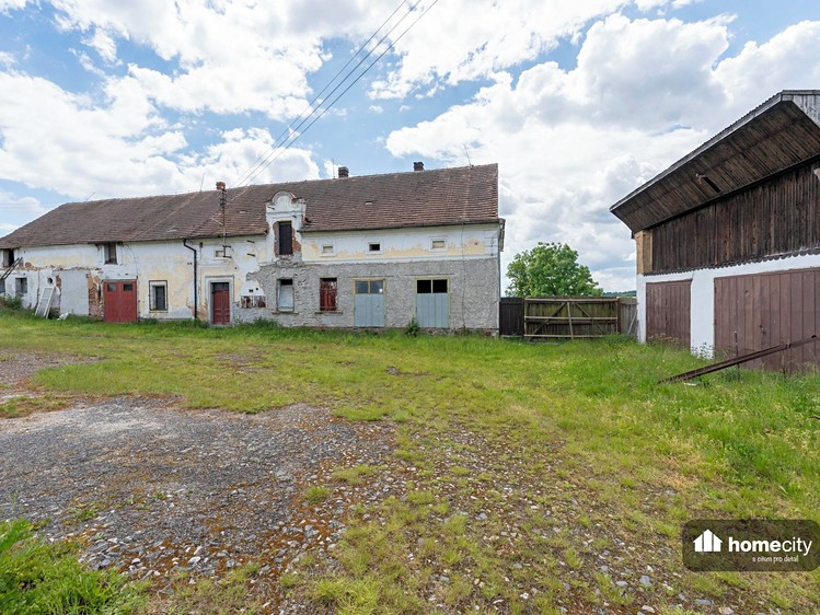 Prodej komerčního prostoru, 1 300 m² (4 z 22)