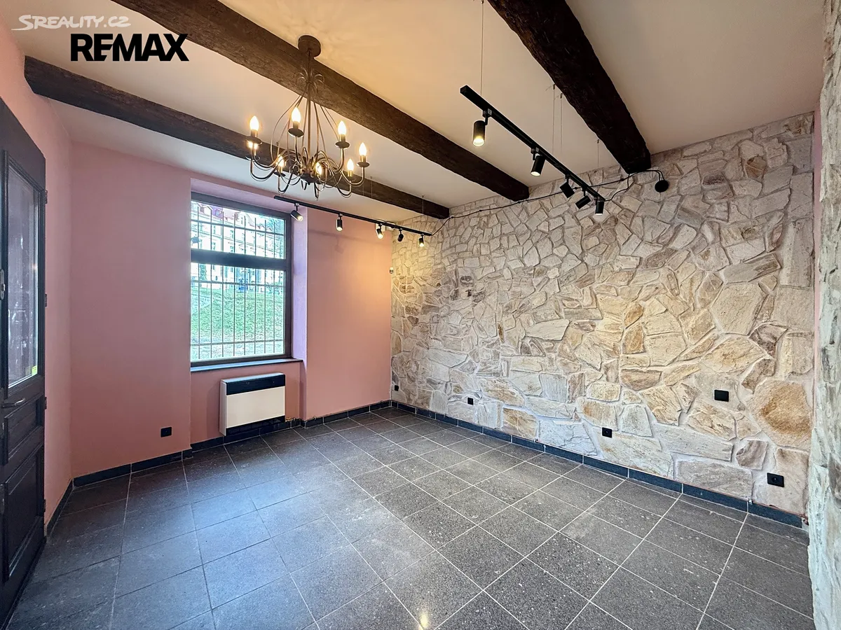 Pronájem obchodního prostoru 42 m² – pohled 6