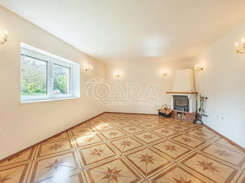 Prodej rodinného domu 362 m², pozemek 1568 m², Zvánovice – náhled fotky 3