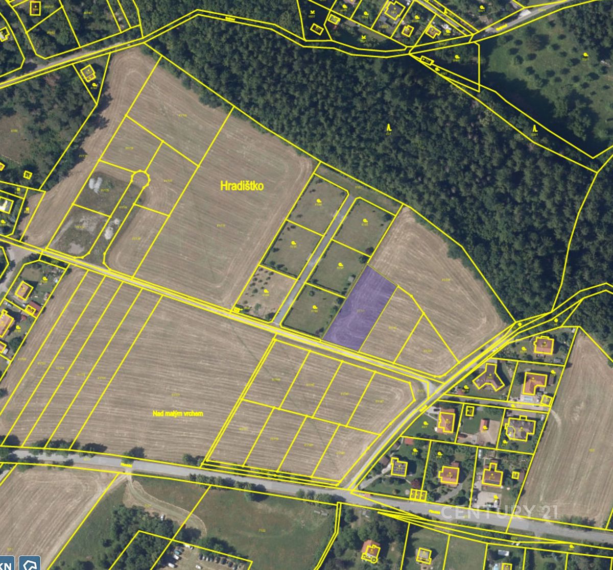Prodej stavebního pozemku 1608 m² – fotografie 2
