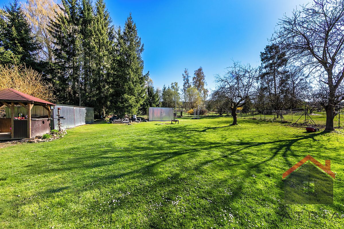 Prodej stavebního pozemku 950 m² – fotografie 2