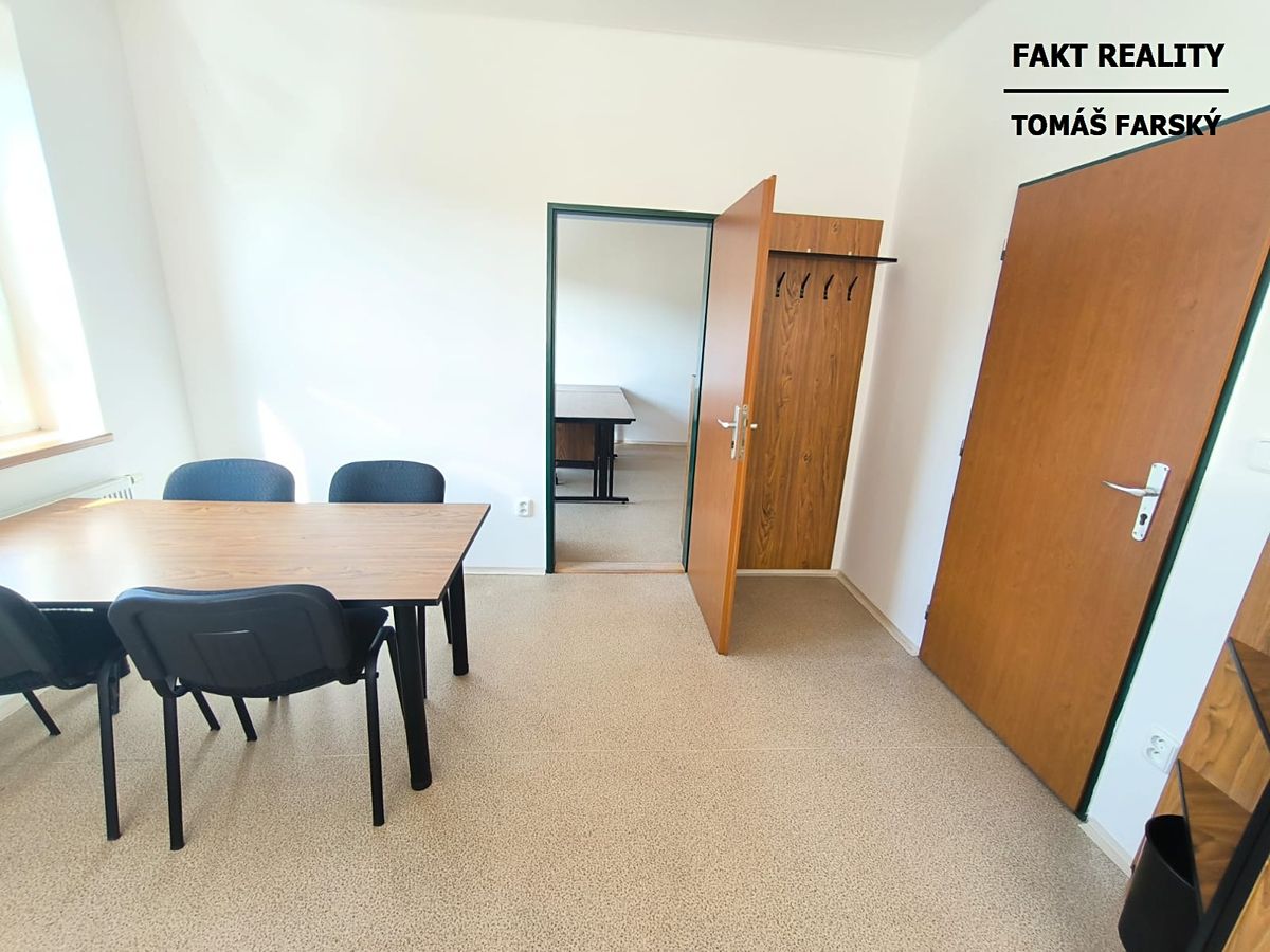 Pronájem kanceláře 37 m² – fotografie 2