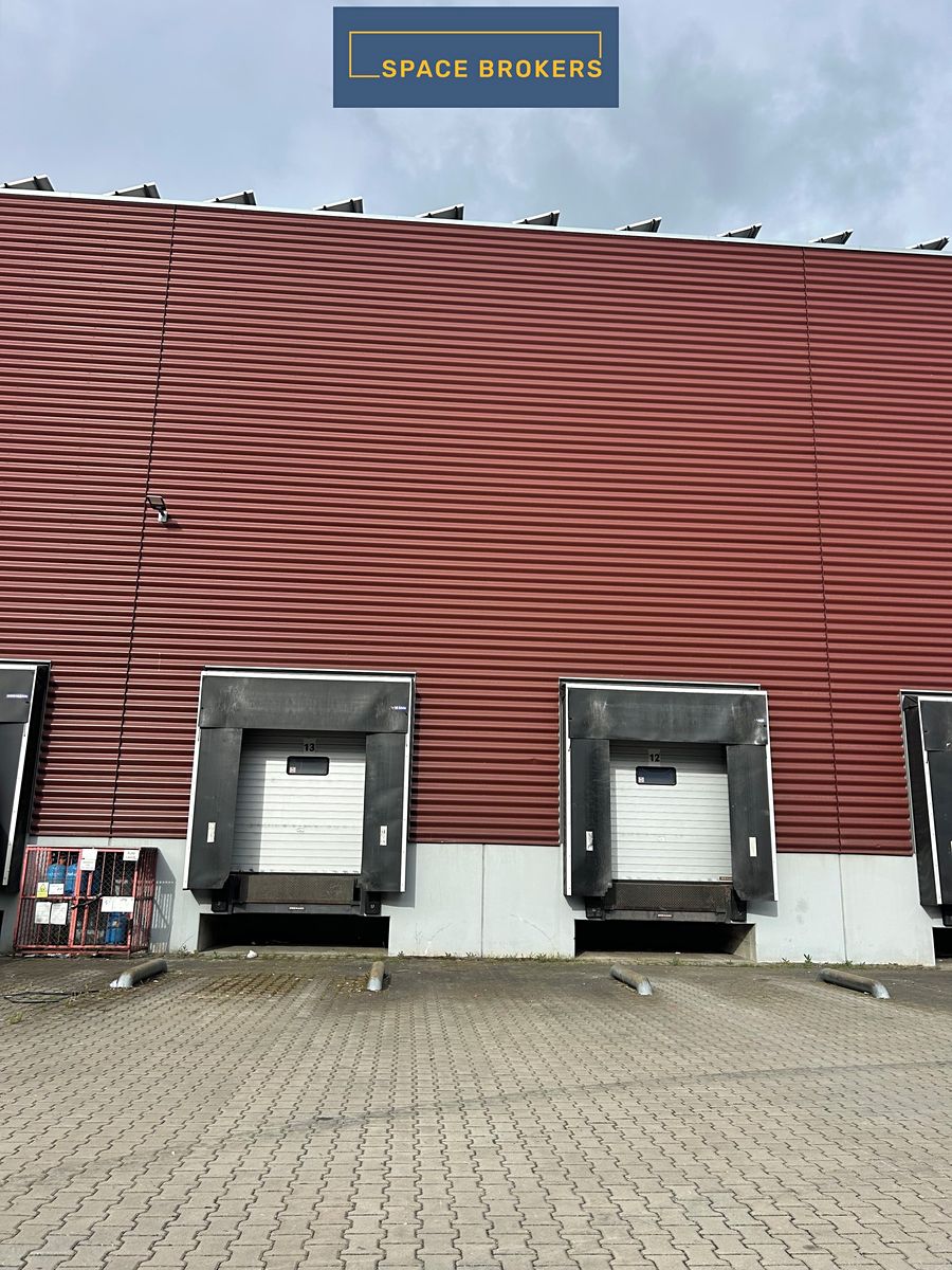 Pronájem skladového prostoru 3622 m² – fotografie 2