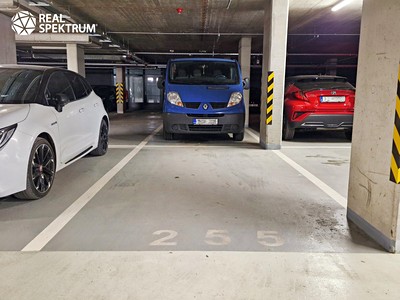 Pronájem garážového stání 12 m²