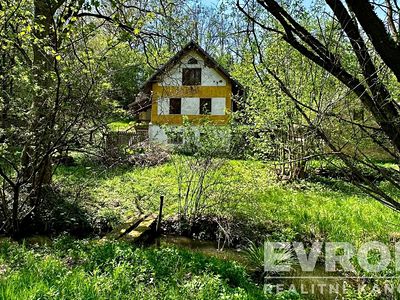 Prodej rodinného domu 350 m², pozemek 5913 m²