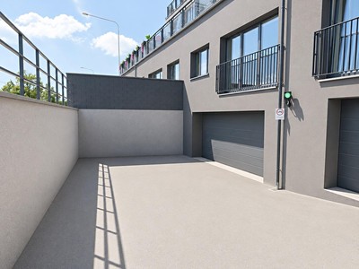 Pronájem garážového stání 15 m²