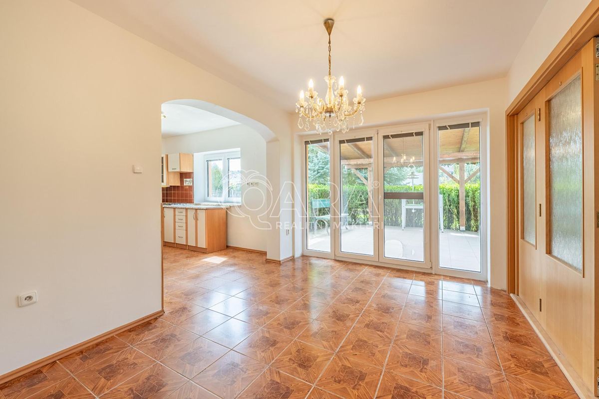 Prodej rodinného domu 362 m², pozemek 1568 m² – fotografie 4