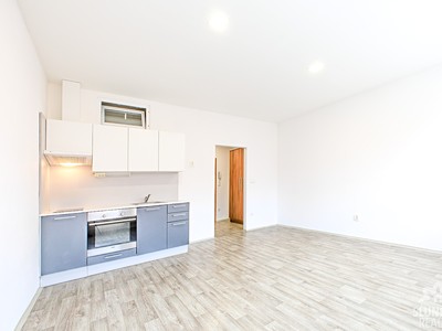 Pronájem bytu 1+kk 28 m²