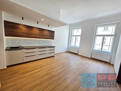 Pronájem bytu 2+kk 55 m² (Jednopodlažní) — photo 3