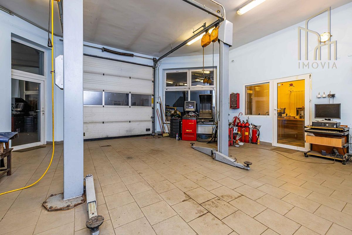 Prodej výrobní haly, prostoru 308 m²