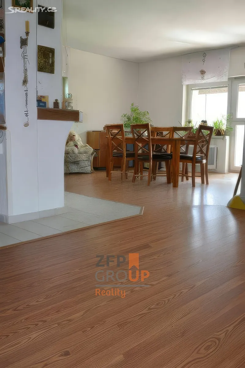 Prodej rodinného domu 256 m², pozemek 2042 m² – pohled 4