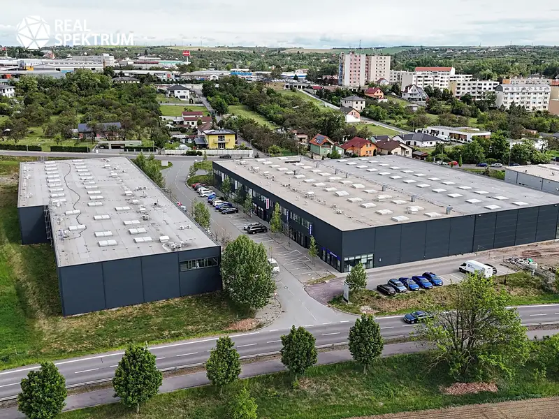 Pronájem obchodního prostoru 462 m², Znojmo – náhled fotky 1