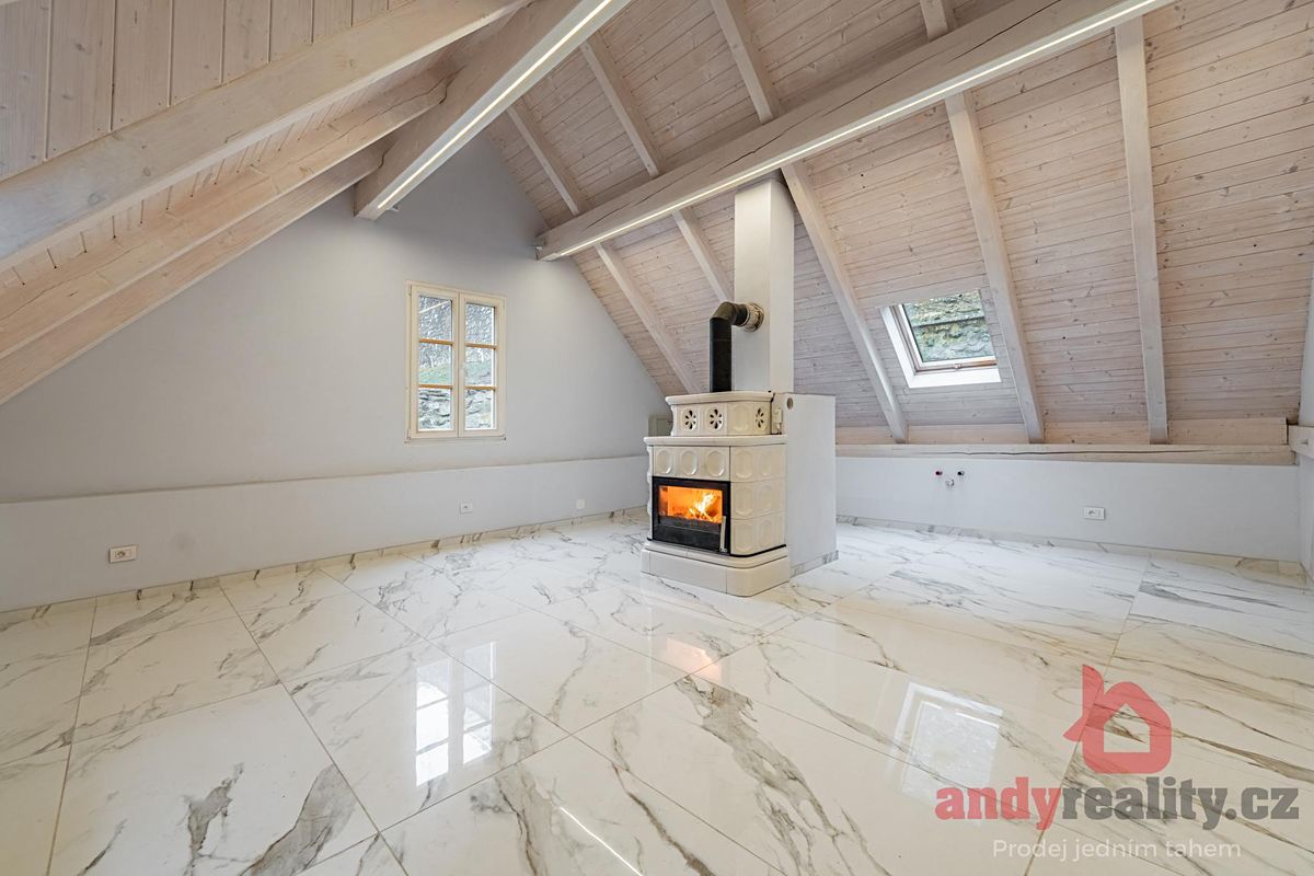 Prodej rodinného domu 156 m², pozemek 518 m² – fotografie 2