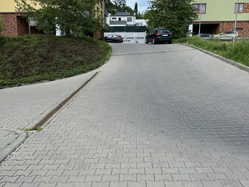 Prodej garážového stání 18 m², Brno – náhled fotky 3