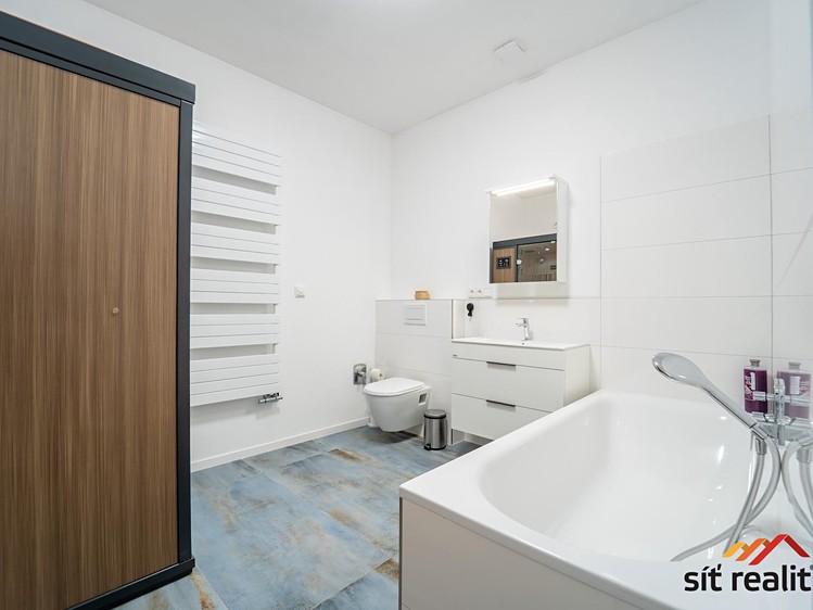 Prodej domu, 240 m² (24 z 52)