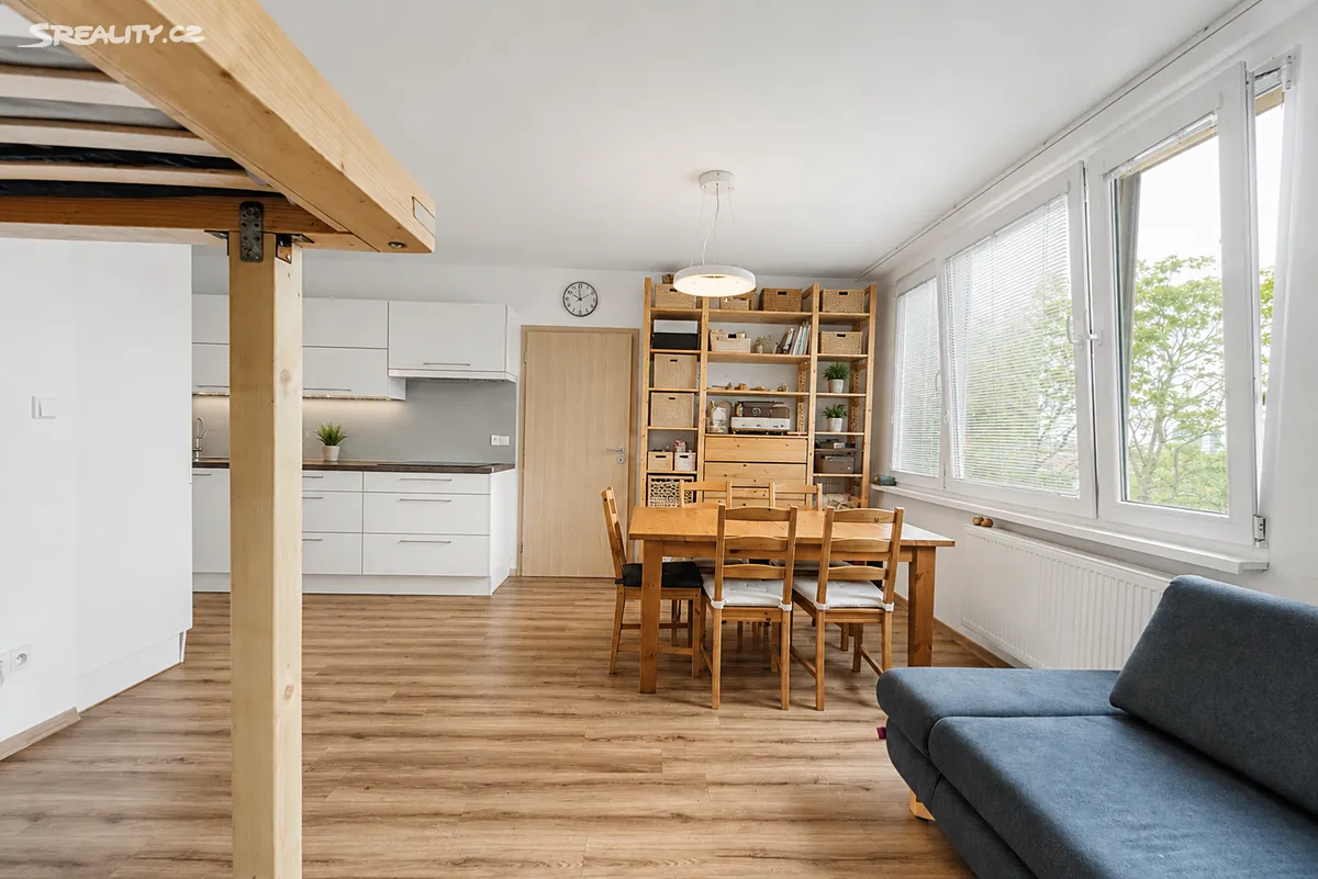Prodej bytu 3+kk 68 m² – pohled 2