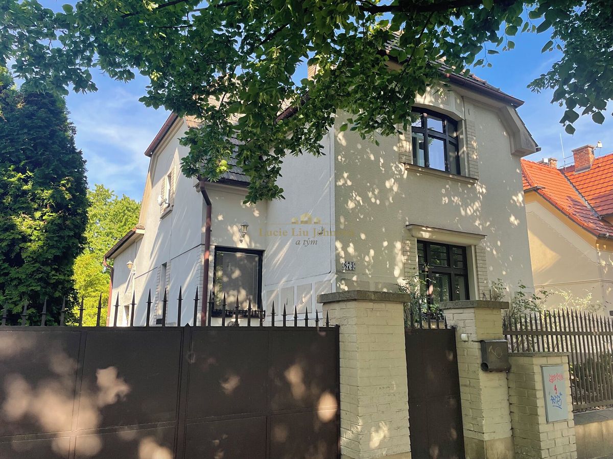 Prodej rodinného domu 133 m², pozemek 766 m² – fotografie 2