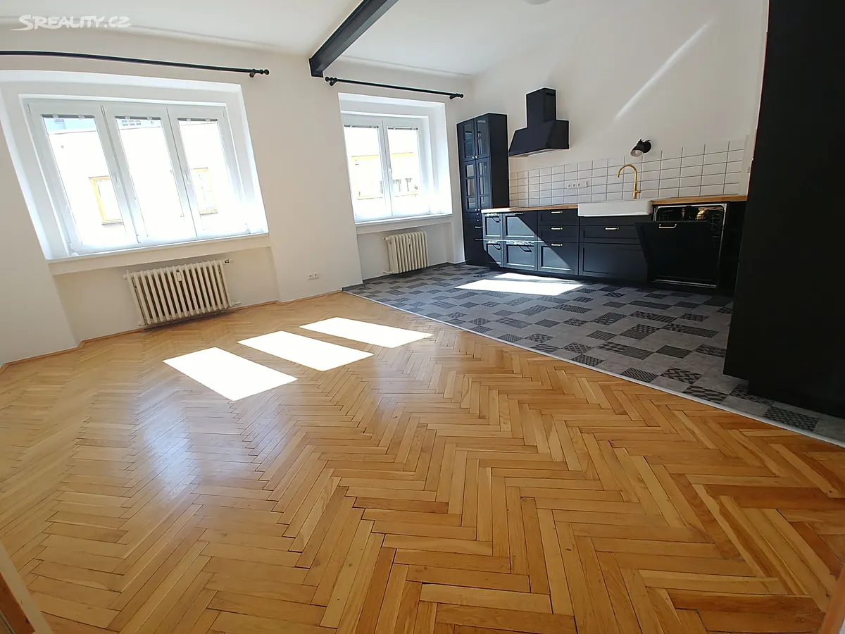 Pronájem kanceláře 101 m² – pohled 3