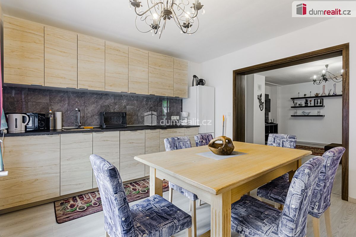 Prodej vily 300 m², pozemek 1746 m² – fotografie 5