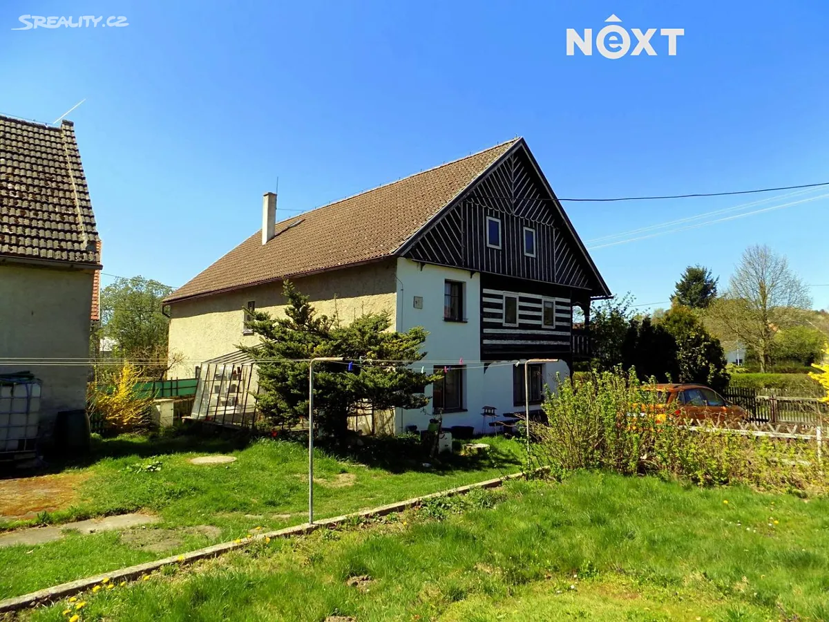 Prodej rodinného domu 331 m², pozemek 746 m²