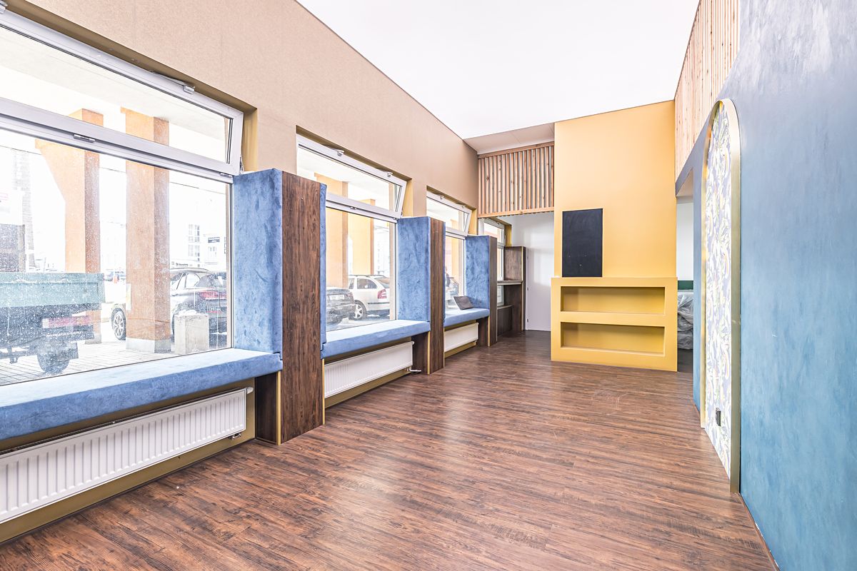 Prodej obchodního prostoru 98 m² – fotografie 2