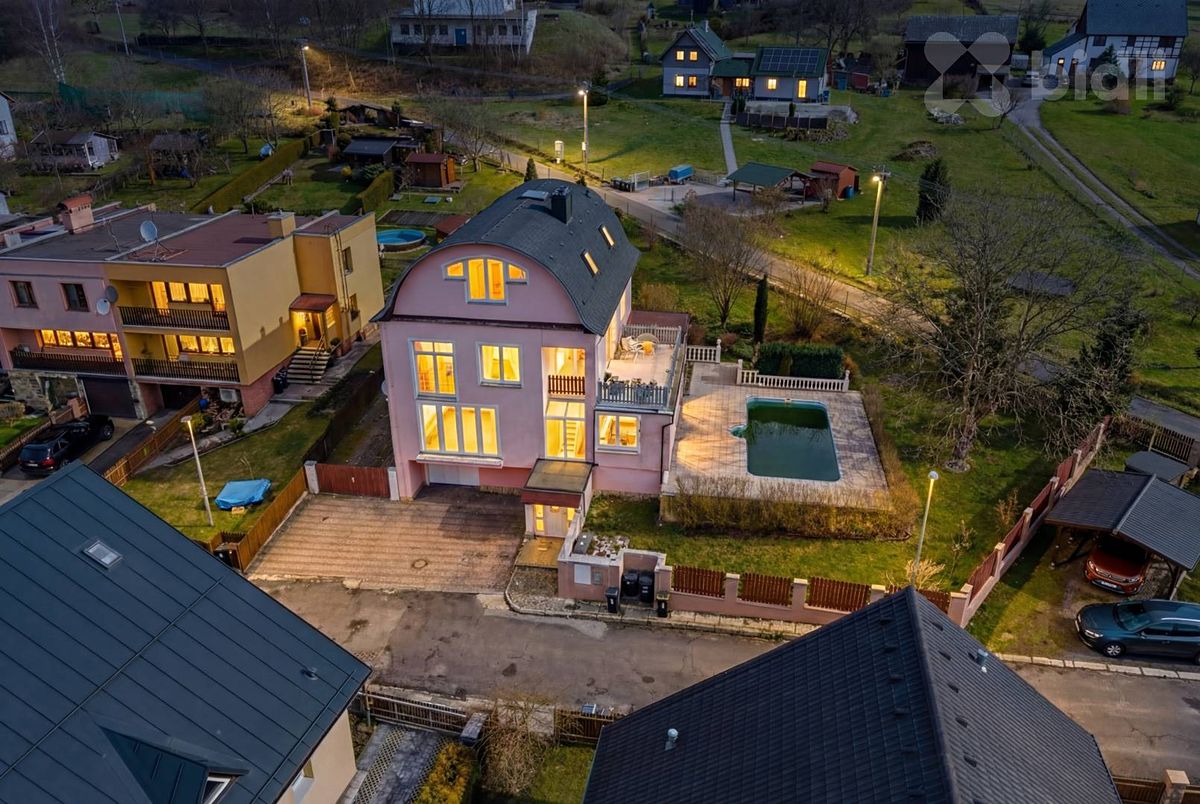 Prodej rodinného domu 281 m², pozemek 1097 m² – fotografie 4