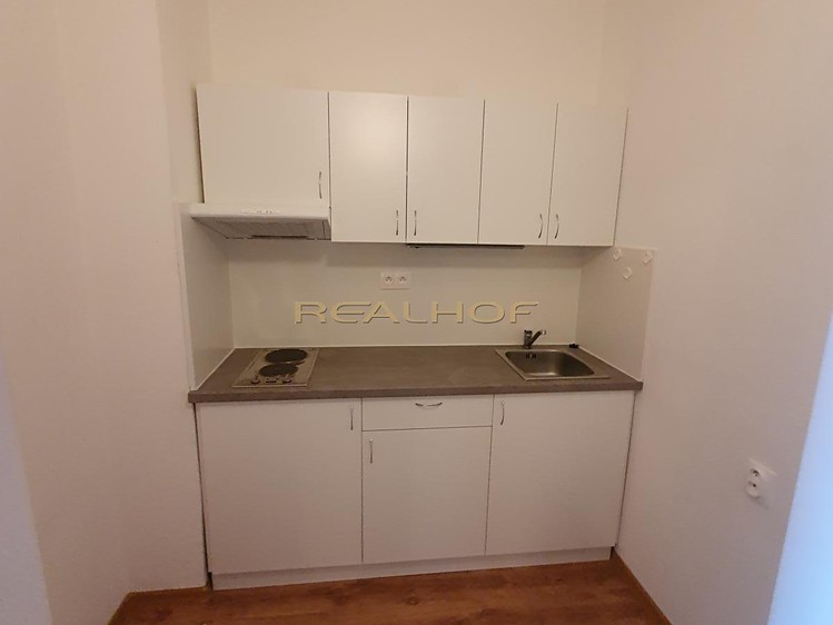 Prodej bytu 2+1, 46 m² (2 z 7)