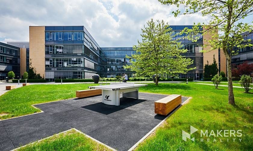 Pronájem kanceláře 516 m²