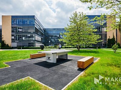 Pronájem kanceláře 516 m²