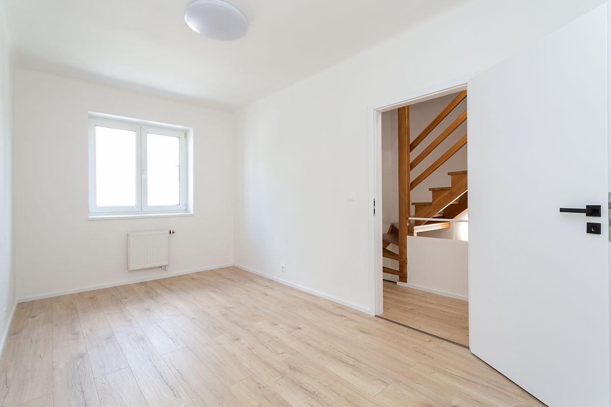 Prodej rodinného domu 150 m², pozemek 143 m² – fotografie 2