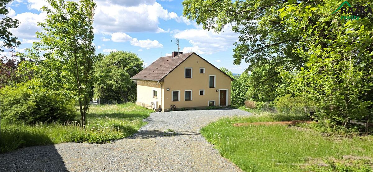 Prodej rodinného domu 101 m², pozemek 21100 m²