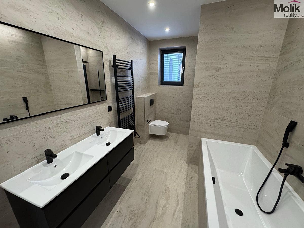 Pronájem rodinného domu 97 m², pozemek 356 m²