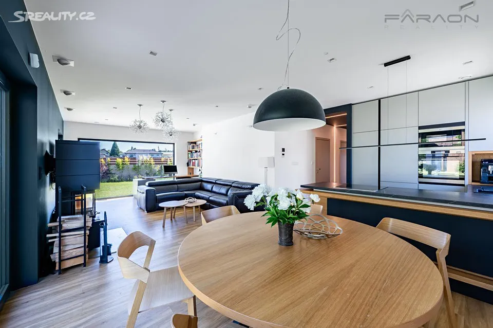Prodej rodinného domu 132 m², pozemek 1027 m² – pohled 2