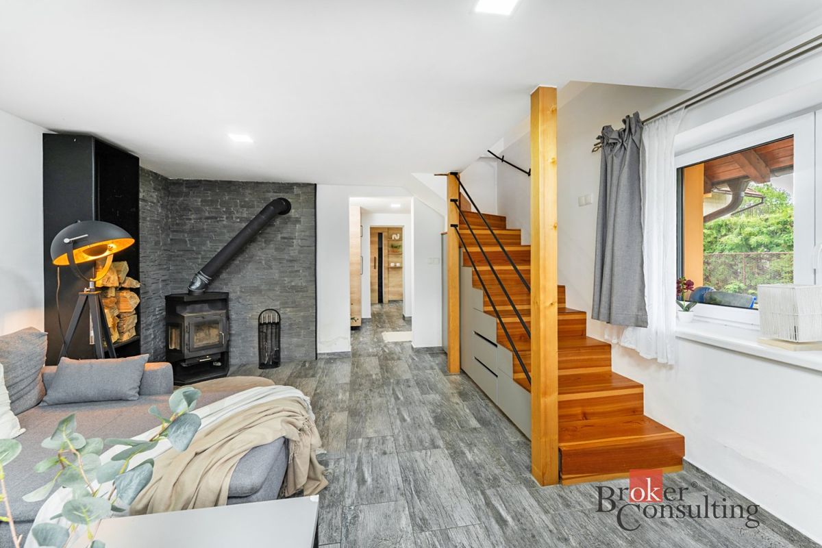 Prodej rodinného domu 108 m², pozemek 294 m² – fotografie 3