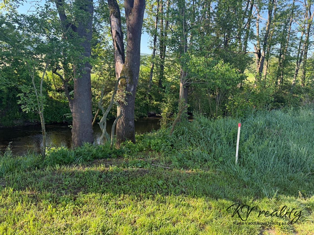Prodej zahrady 1297 m², Záhorovice – fotka 1 z 3