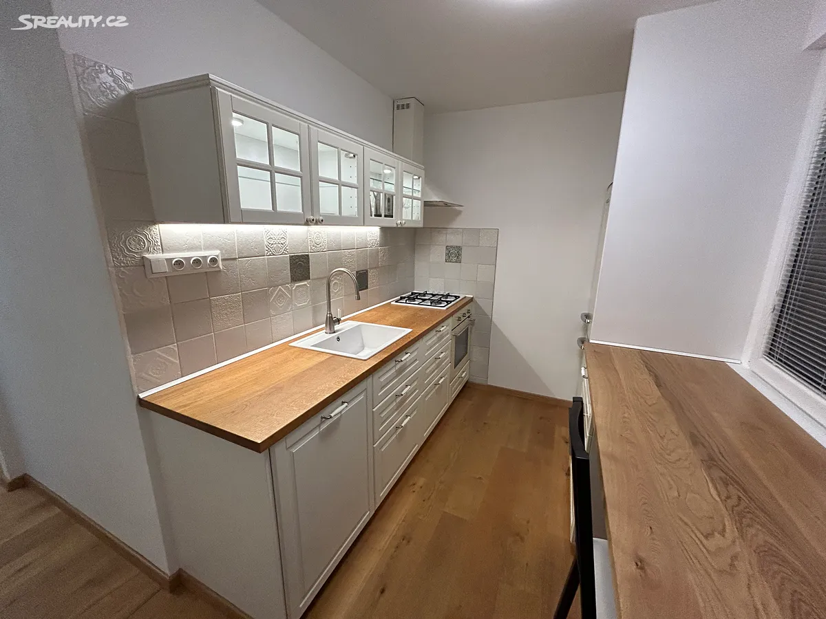 Pronájem bytu 2+1 53 m², Kroměříž