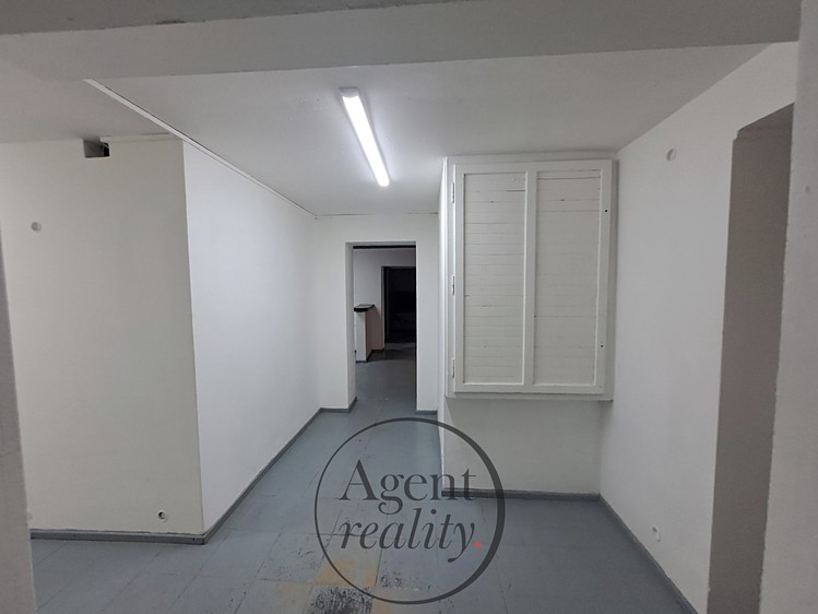 Комерційне приміщення в оренду, 180 м² (3 з 30)