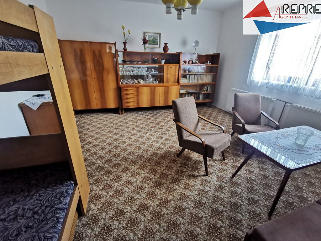 Prodej rodinného domu 350 m², pozemek 694 m² – fotografie 4