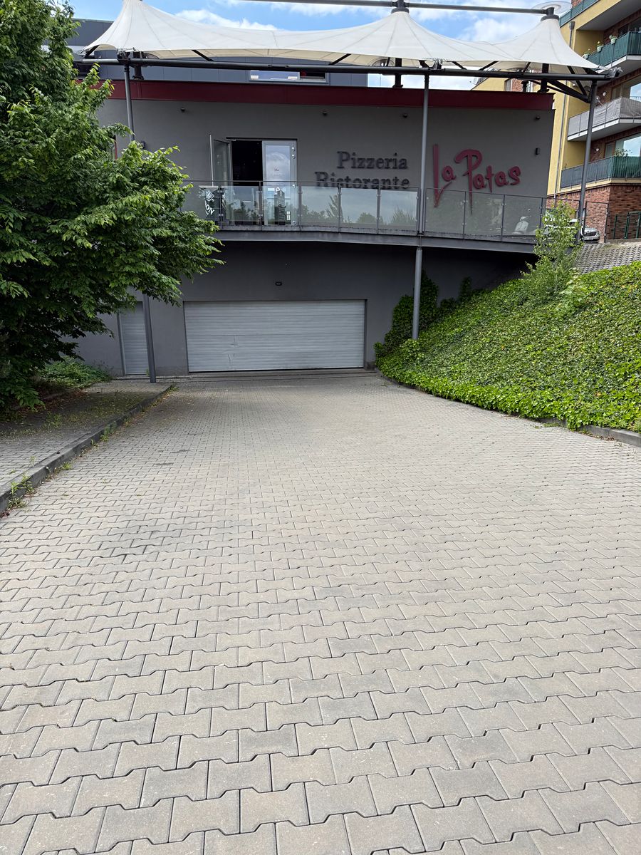 Prodej garážového stání 18 m²